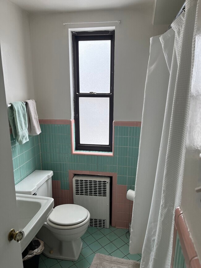 Foto del edificio - 464 Grand Ave