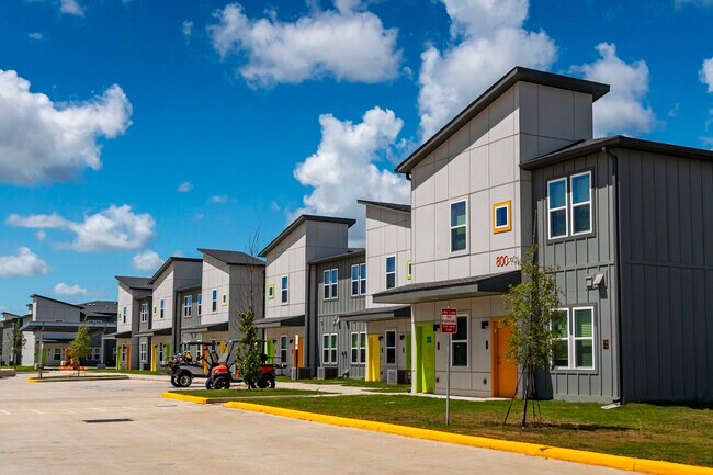 Foto del edificio - The Commons at Ridge and Loop