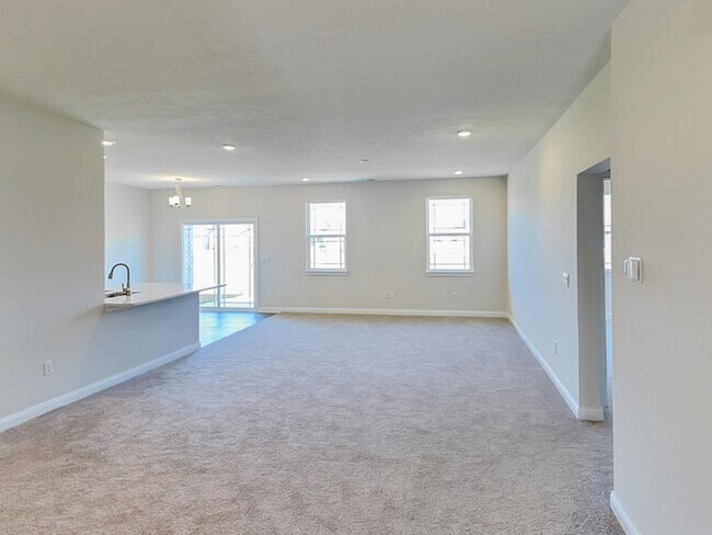 Building Photo - 8842 Faulkner Dr