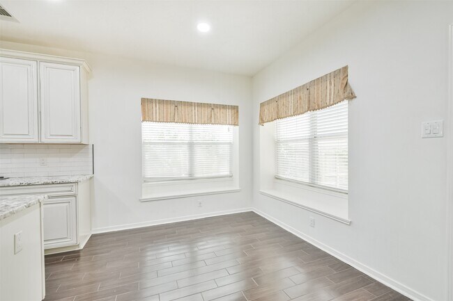Foto del edificio - 811 Liberty Way