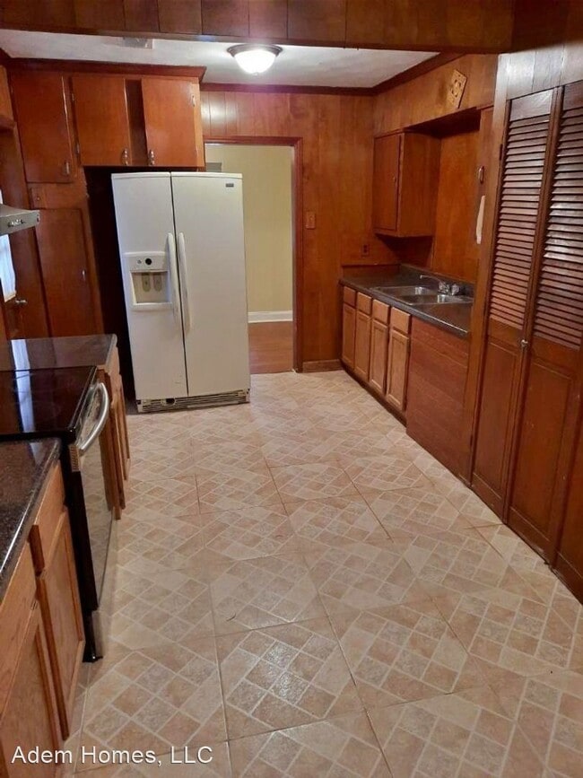 Building Photo - 3 br, 2 bath House - 3440 Henry Ave