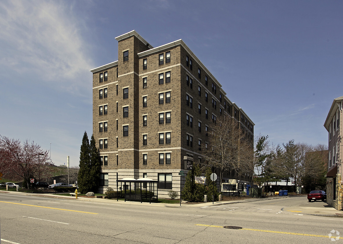 Primary Photo - Mount Carmel Apartments