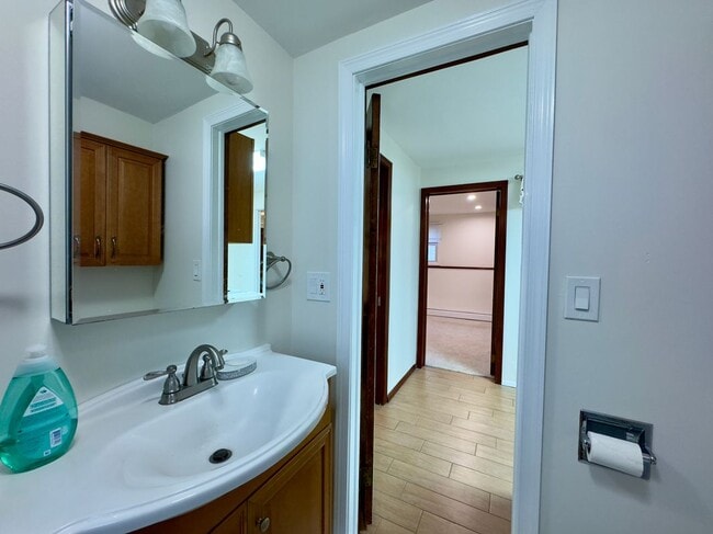 Building Photo - 25 Paddock St