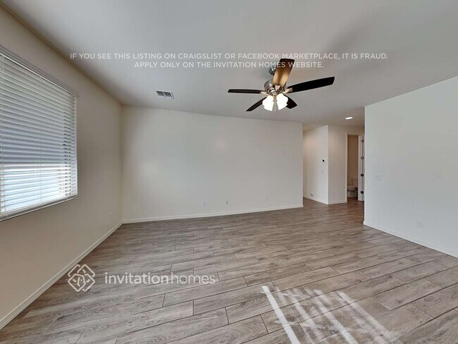 Foto del edificio - 35823 W Santa Monica Ave