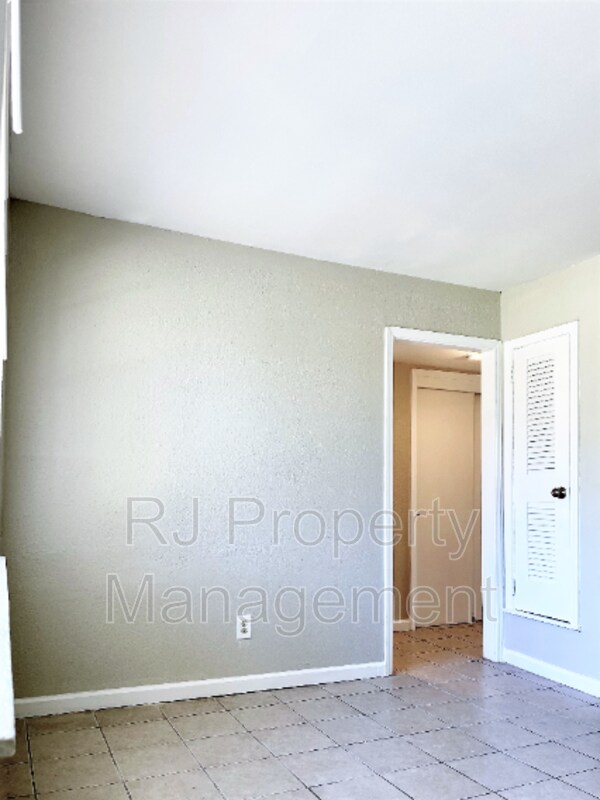 Foto del edificio - 1177 Linden Ave