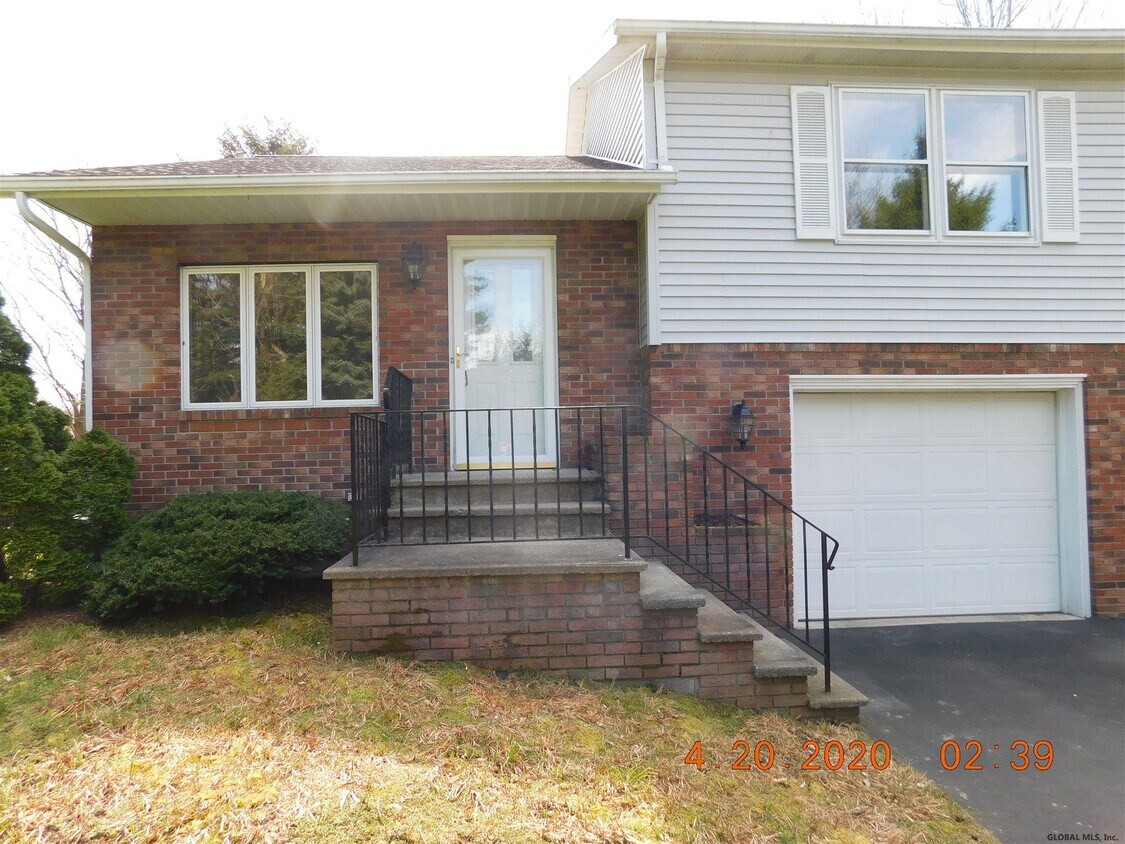 152 Woodin Rd, Clifton Park, NY 12065 Townhouse for Rent in Clifton