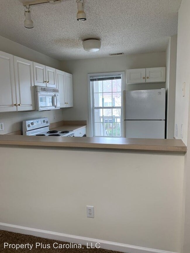 Building Photo - 4621 McClelland Dr