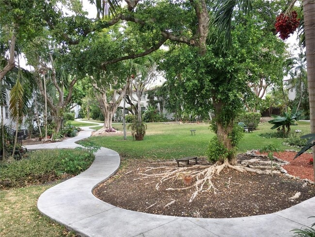 Building Photo - 7965 SW 57th Ave