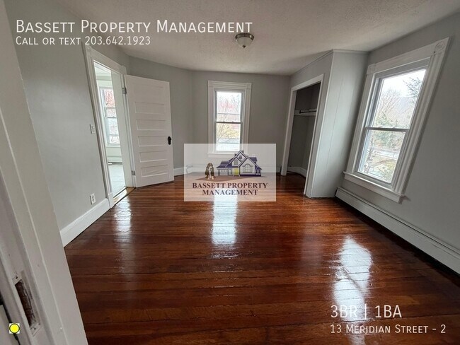 Building Photo - 13 Meridian St