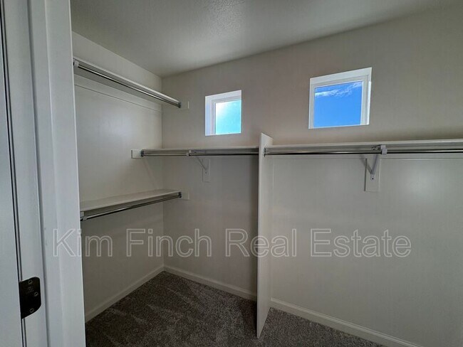 Building Photo - 56 E Portico Ln