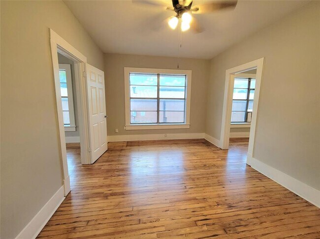Foto del edificio - 2111 Freeman St