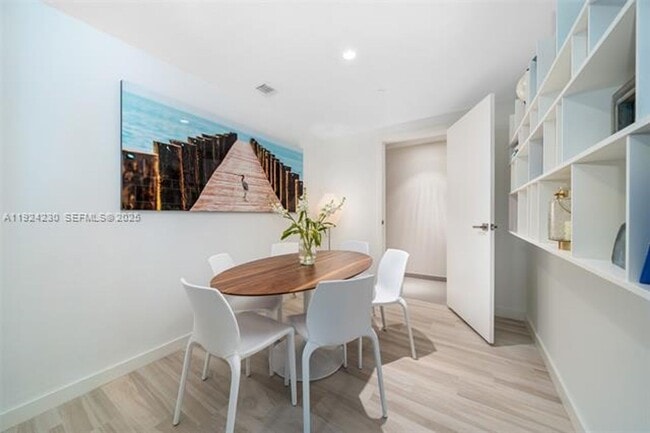 Building Photo - 1080 Brickell Ave