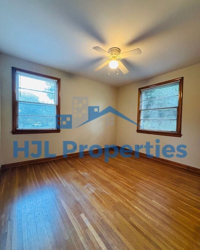 Foto del edificio - Beautiful Large Home in Donelson!