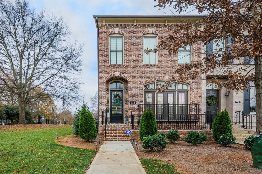 Primary Photo - 548 Village Park Dr NW