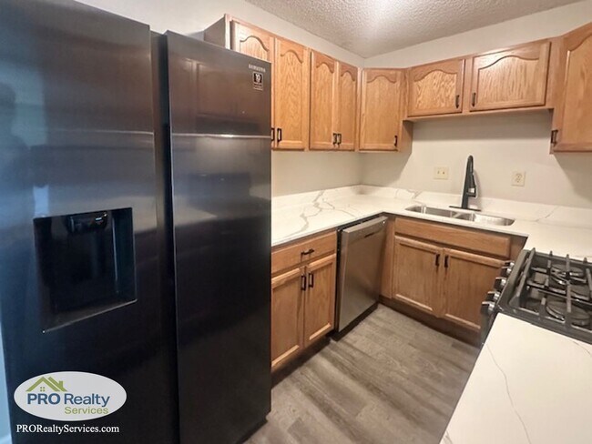 Foto del edificio - Recently Remodeled Condo **Half off 1 Mont...