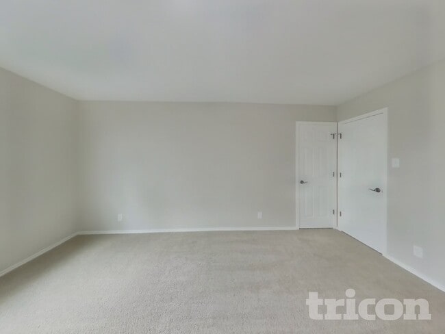 Building Photo - 213 Ridge Bluff