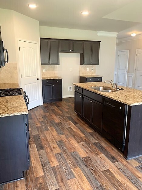 Foto del edificio - 564 Massey Ct