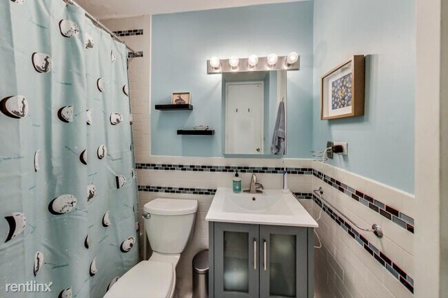 Building Photo - 1 br, 1 bath Condo - 1 E Scott St Unit 609