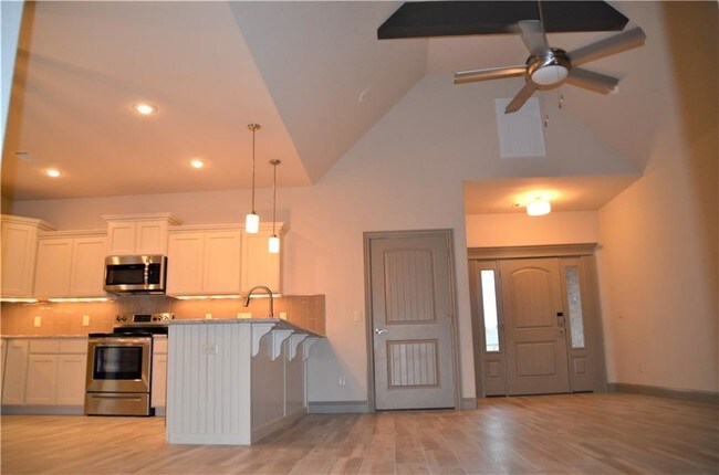 Foto del edificio - 1802 SW Riverstone Rd