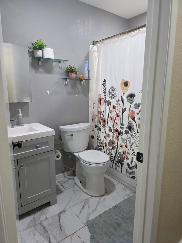 Foto del edificio - 44123 Sancroft Ave
