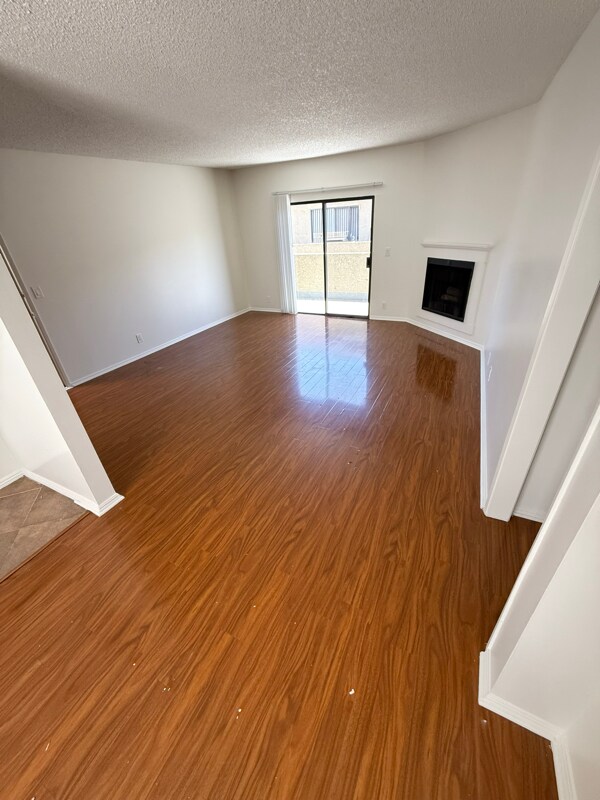 Foto principal - 14942 Burbank Blvd