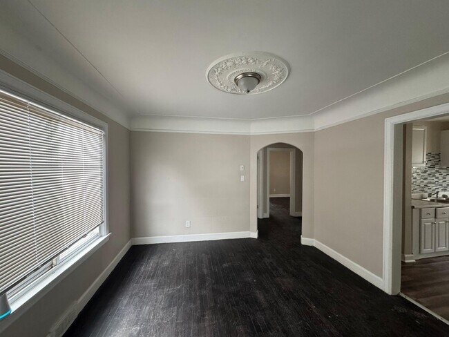 Foto del edificio - 14161 Montrose St