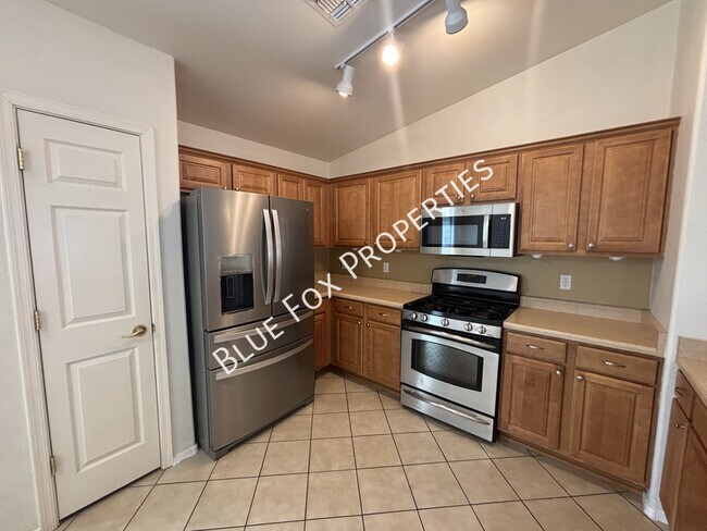 Foto del edificio - 7135 S Oakbank Dr