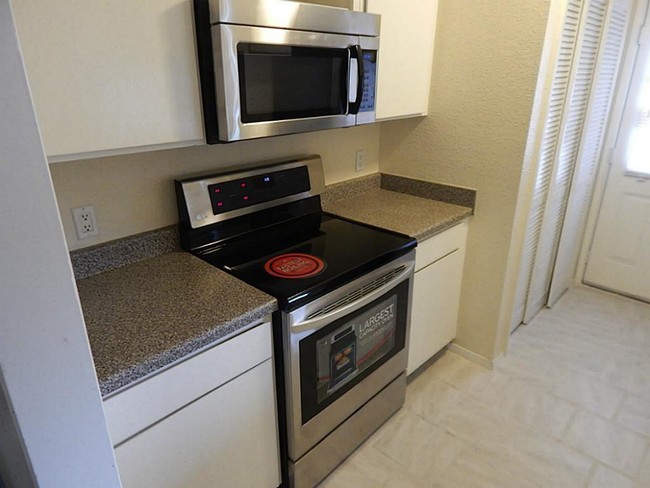 Foto del edificio - 3303 W Greenridge Dr