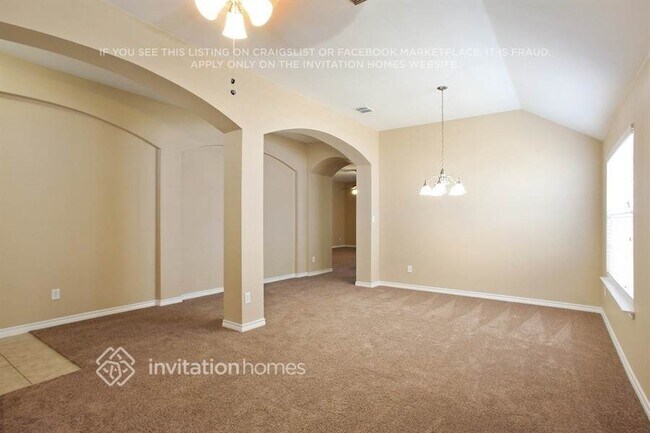 Foto del edificio - 7604 Longbow Ln