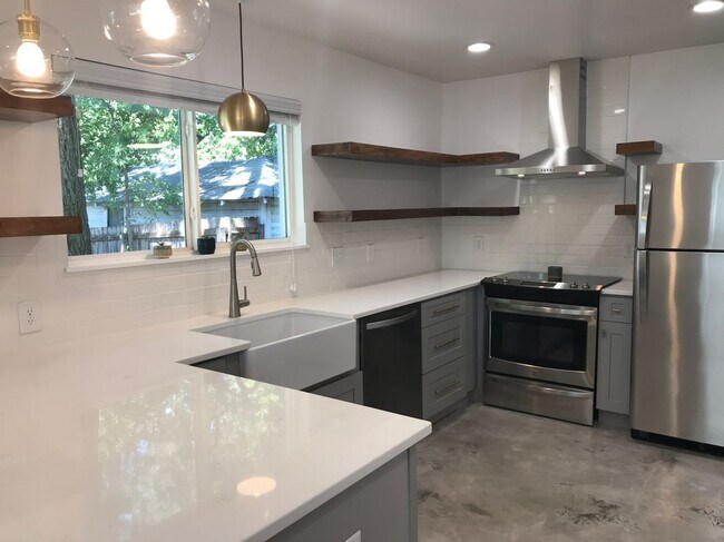 Foto del edificio - 423 W Woodlawn Ave