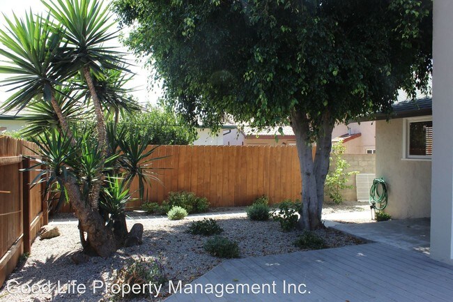 Building Photo - 1 br, 1 bath Apartment - 3510-12 Nile St