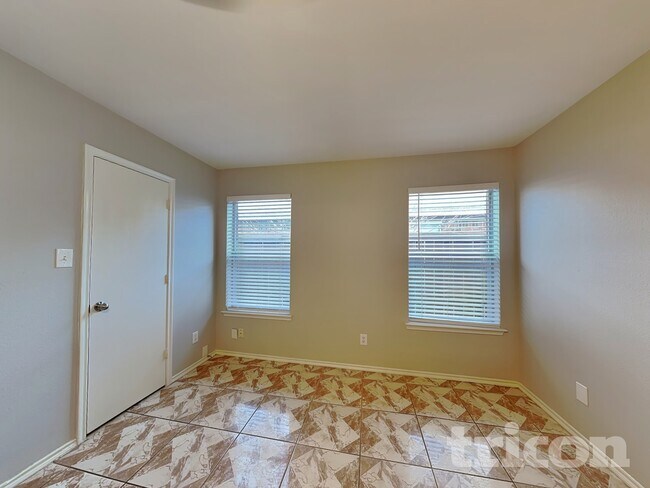 Foto del edificio - 7112 Avington Way