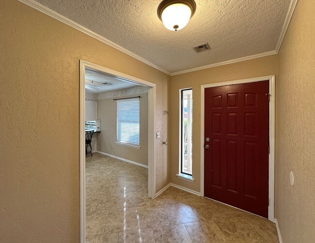 Foto del edificio - New flooring and paint!