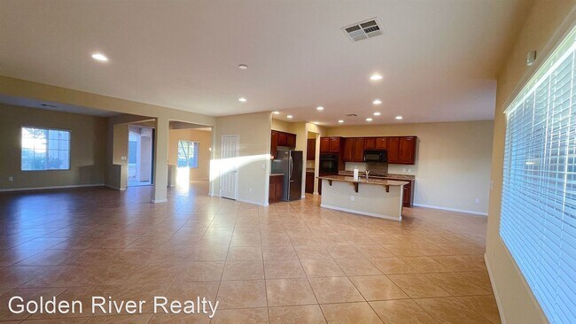 Building Photo - 3 br, 3 bath House - 2289 Merrimack Valley...