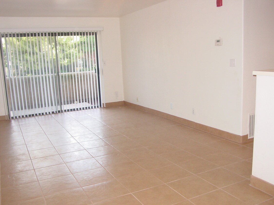 22100 Burbank Blvd, Los Angeles, CA 91367 Condo for Rent in Los