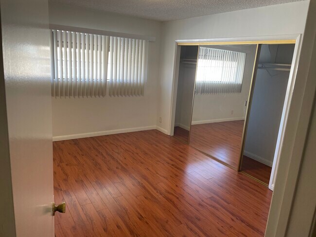 Bedroom - 1200 S Wooster St
