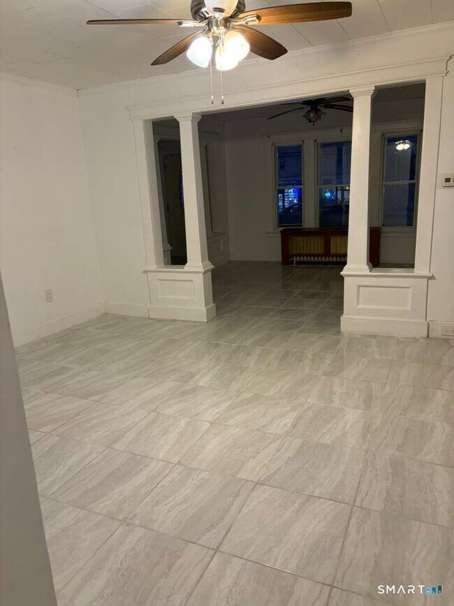 Foto del edificio - 1821 E Main St