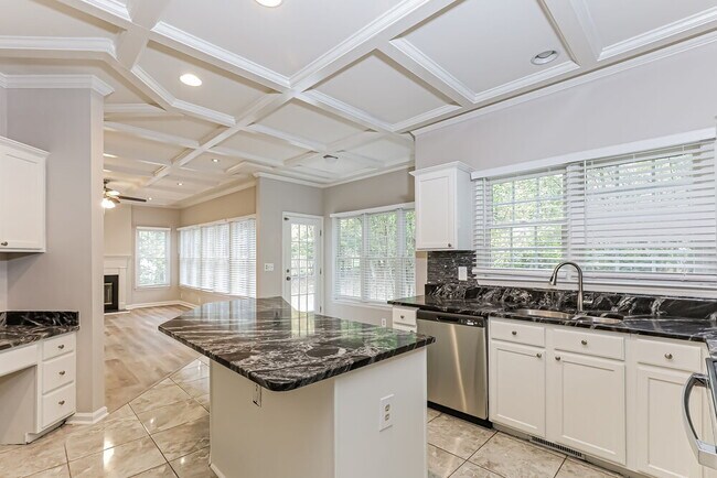 Building Photo - 3400 Duveneck Dr