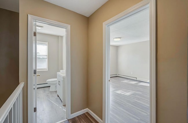 Building Photo - 79 Brook St