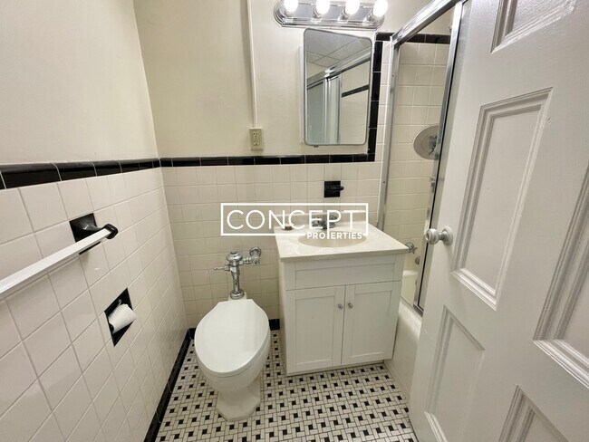 Building Photo - 62 Boylston St