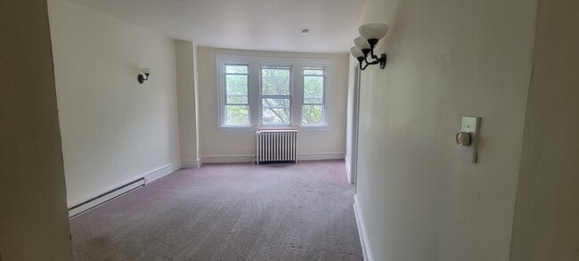 Living room - 278 N Keswick Ave