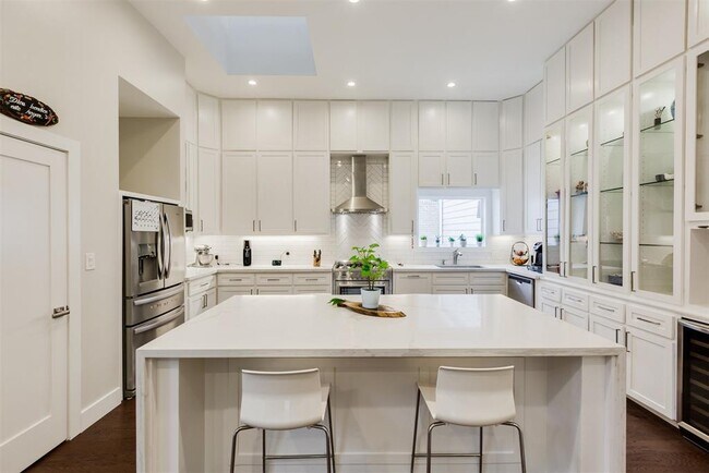 Foto del edificio - 919 Cranberry Hill Ct