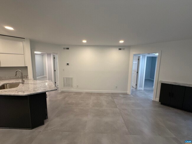 Building Photo - 2108 Jefferson Park Ave