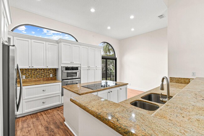 Foto del edificio - 13340 Mangrove Isle Dr