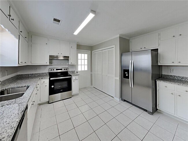 Building Photo - 1512 Sugar Plum Dr SW