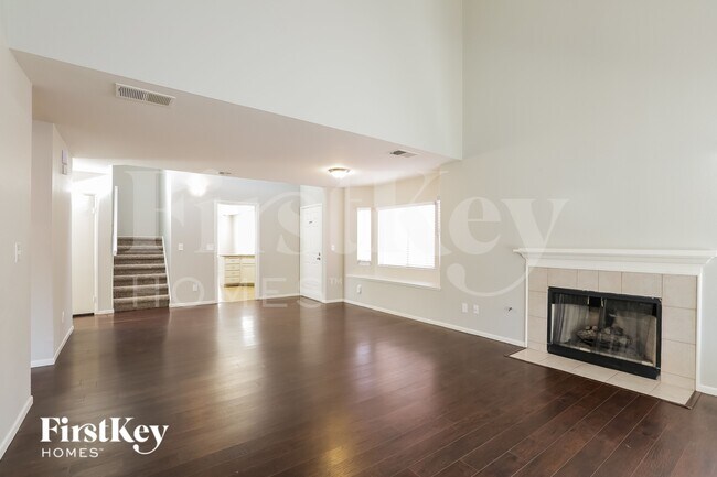 Foto del edificio - 7090 Orange Grove Ln