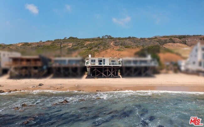 Foto del edificio - 24216 Malibu Rd