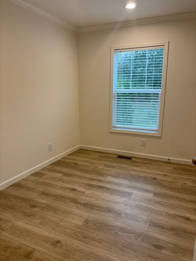 Building Photo - Liberty Pines Mobile Home Community, Raeford, NC