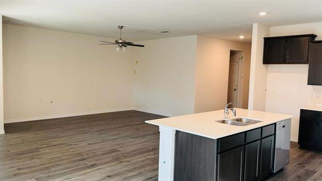 Building Photo - 903 Marigold St