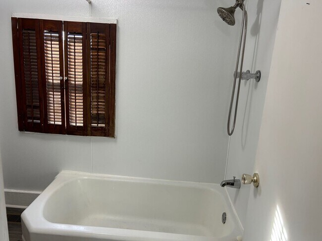 Foto del edificio - 2 Bedroom / 1 Bath Home Kingsport TN